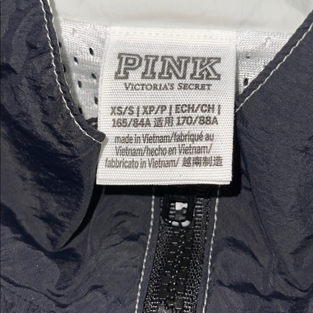 Pink windbreaker - Picture 3 of 4